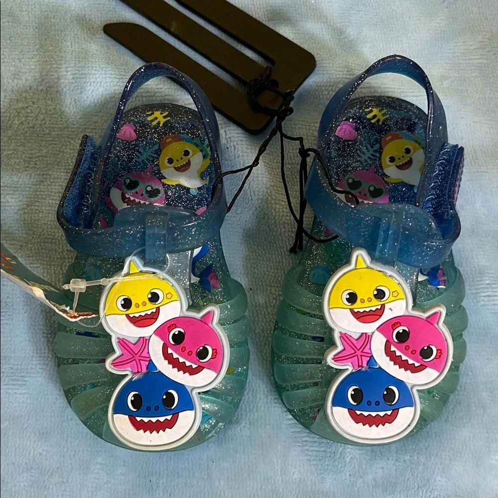 Baby Shark Jelly Sandals – Size 2 Infant (3-6 mo)– NEW WITH TAGS